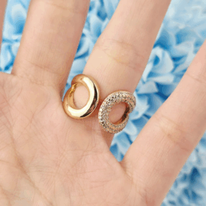 Doble circulo enfrente